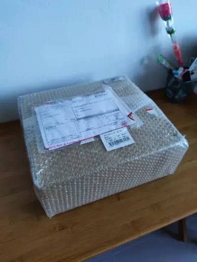 第一次在雅虎日拍买的中古游戏机，体验了一把，挖煤姬包装可以，简洁的来又显得用心；ems速度确实快，可惜商品有点小遗憾不够完美，毕竟十几年前的老古董了，以后会继续在挖煤姬之旅的，希望越做越好！能淘到自己喜欢的东西！