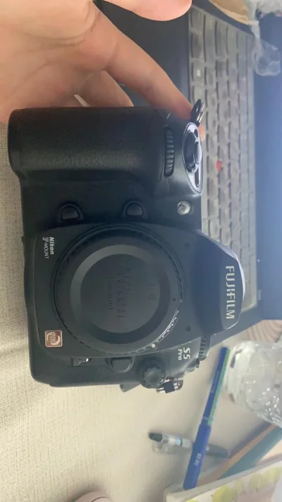 第一次在挖煤姬上日淘相机机身，之前淘的都是相机镜头以及配件之类的，一直没敢去淘相机机身，因为相机机身相对而言电子器件多，比较复杂，容易翻车，也怕运输过程中导致问题。不过依然又是安全下车的一次，成色非常漂亮，快门数远比国内海鲜市场上挂的低，日拍上真的能找到性价比高的想...