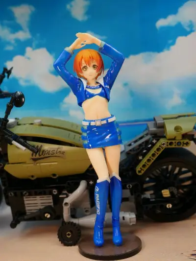 在挖煤姬上淘手办还是挺有意思的，我已经每天离不开了，不一定买，但是多看看也可以快乐啊！这次是在骏河屋看中了这款lovelive中的赛车少女星空凛，因为pulchra这个牌子已经无限期停用了，所以这系列手办也是买一套少一套了，可以说是非常的稀有。这次买来的星空凛，虽然...