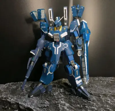 作为老版本的Mk-V高达的升级版本，这个Marking Plus 在老的KA魂上增加了漆面和涂装，结构设计和配件没有任何变化，但是全涂装后整体外观比旧版本得到了大大的提高。其涂装做工水平在KA魂中也是出类拔萃可谓巅峰之作