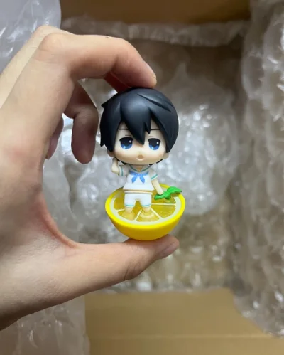 挺不错的呀，这次国际物流选的是竹蜻蜓，非常便宜，12个小娃娃才47运费，而且包装的很严实，每个小娃娃都裹了塑料泡沫膜，没有任何损伤。free蛋盒真的太可爱了！看见就忍不住切了！