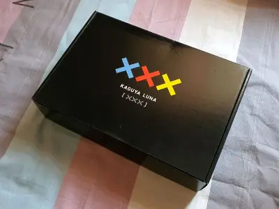 成色不错的，带原塑封，里面东西都是未开封的，虽然盒子有点磨损，但整体状态还算满意！物流打包得也很好，没有出现大的损伤，好评！