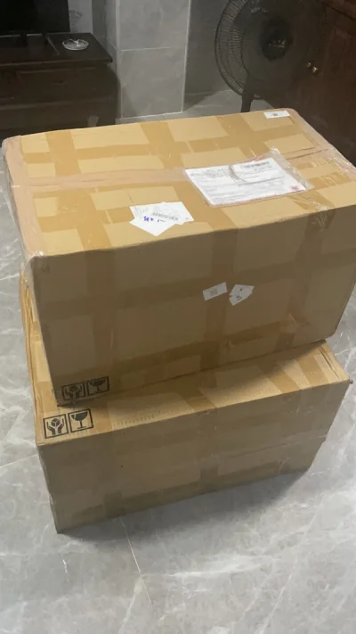 很好看的小杯子！真的很喜欢，不过那个玩偶丑得有点可爱哈哈哈哈，物美价廉，淘到宝哈哈，希望未来挖煤姬能越来越好