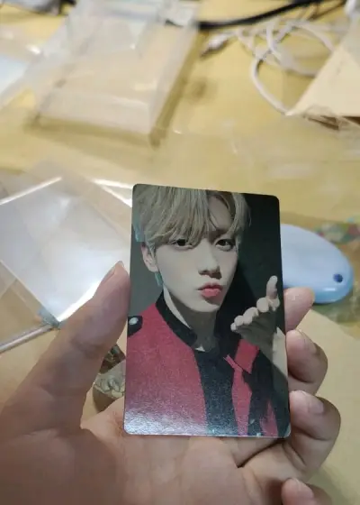 已经是第三次在挖煤姬切卡了，从下单到入库到合单发货操作便捷，流程非常清晰，一目了然，发货都有泡沫袋防震，盒子包装，物流都会及时更新，竹蜻蜓专线非常快速，三批卡都安全到手了。app经常做各种活动优惠，下次还会选择挖煤姬切卡！