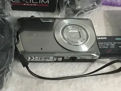 真的，家人们谁懂啊，超级新，都能发光了，真的只需要130块钱。买到一件大全套，真是一次大捡漏了，十分开心的一次购物~~~