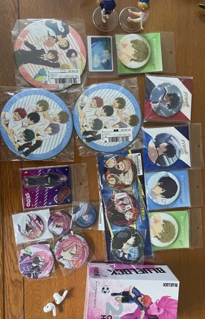 买了很多喜欢的谷子，蹲到了好价，比国内便宜很多。大量买的话运费平摊也便宜一点。EMS运的十分迅速，三四天就到货了。还会再次购物！