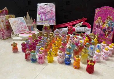 终于集齐光之美少女公主系列了二手的特别多掉漆实在受不了了……终于等到一个配饰大合集咯，物流快就是希望以后有更多的优惠