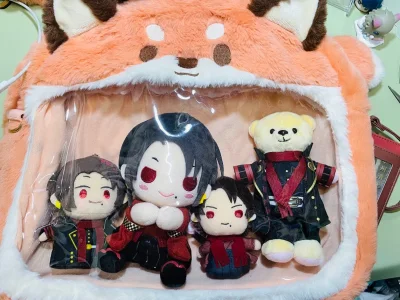 这次走的竹蜻蜓，很便宜，包装也很严实，但是就是速度不太行，就比我海运包裹快2天。虽然两个玩偶是二手的，但是樱花妹保存的很好，没有啥瑕疵。三丽鸥的指偶太可爱了，三丽鸥真的不要太懂卡哇伊