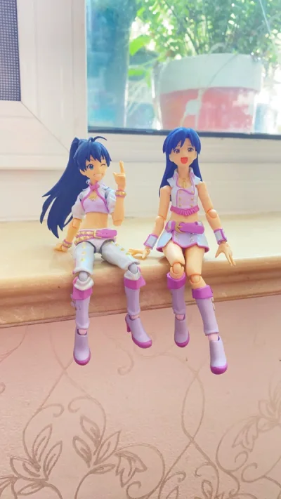 真的好棒好棒的海淘经历，从申请合单到拿到手大概在20天左右，打包非常靠谱，至今从来没有出现过打包破损/打包漏件的情况，所以很感谢挖煤姬给我日淘的机会，有一些老物真的是比国内要实惠不少。
初代偶像大师来镇镇场，太爱啦！