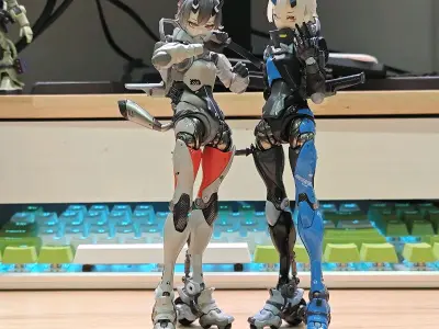 叠个甲，买的是灰色，拍的照片少，就用蓝色凑数了。
说回玩具，漆面很好，做工也不错，合金关节的把玩手感比较生涩。但总体来说，当前价格是明显偏高的，属于是10分钱买5分货，建议想买的同学可以继续观望。