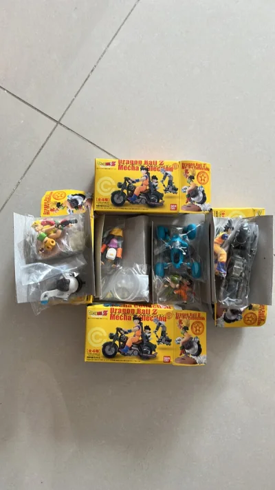 本次购买龙珠机车系列，物件虽然不大，但做工不错，起码比目前新出品的一番赏要强了，一番赏的品质真是越来越拉垮。同时这次还买了小新扭蛋，很经典的一套场景。