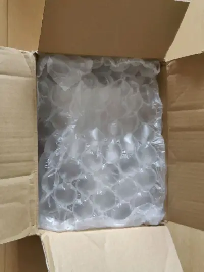 之前被退运过一次，现在老实了，每个包裹东西不多，价格不超，这次三件物品，挖煤姬给装一个巴掌大的小箱子，运费也少了一些。