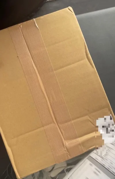  挖煤姬代拍速度还是很快的，感觉还很开心，当时直接用竹蜻蜓物流发货，价格很划算，选择了泡沫纸包装外箱和盒子，非常硬，对商品的保护也非常好，而且箱子的空隙处也是用泡沫纸给填充起来，包装的很用心。拿到手以后也没有压损是一次非常圆满的购物体验。