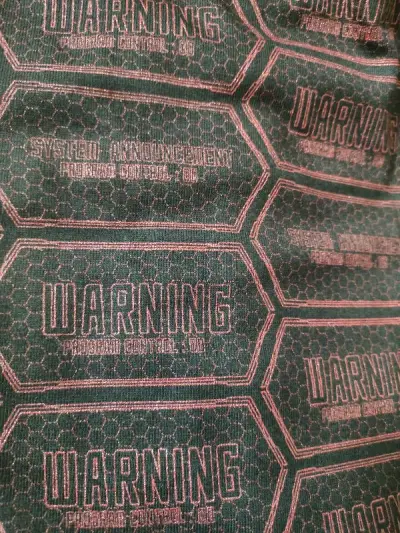 联名t恤 当初看到图案就想冲了 虽然没想到图案是浮雕亮粉那种样式(*´I`*)不过也挺喜欢 眼罩冲款式还是得入一个 鼻槽也是有的 整体还是挺满意