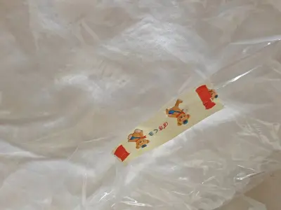 其实收到的纸箱我都是当收纳箱的，嘿嘿?。因为箱子很新，有些衣服不急着穿我就都理到箱子里，家里人都说我房间像仓库。日本卖家的东西保存很好，包装的贴纸也萌萌哒