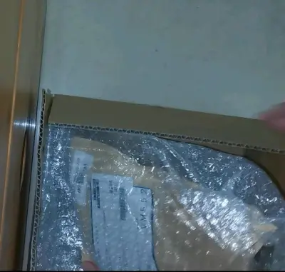 依旧是战魂王 战斗之魂 BS
买了两个卡组 不知道为什么竹蜻蜓不过审 被迫ep走了一单贵了十几块哭死
一个是可爱猫猫数契约 一套是竞技常青树天照
天照性价比实在是太高了 而且比国内便宜太多太多 
包装依旧是满满气泡纸 完全不怕损伤