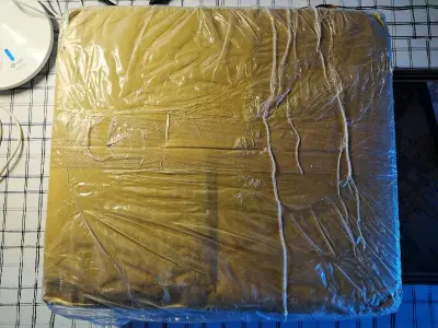 时效较慢，EMS还是一如既往的快，发出四天到手，卖家包装很不错，挖煤姬也终于舍得多塞点泡泡纸和报纸了，很不错的一次购物。