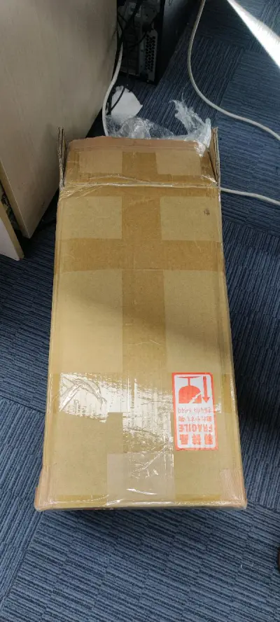 心心念念的垃圾桶这回找到一台合适的。前前后后算下来五千块。东西描述的差不多，包装整齐。物流也算马马虎虎，走的海运，前前后后一个月。