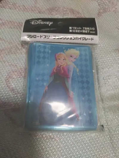 这次份量比较重，抱着侥幸又诚实的心理选了ep小包，结果不幸进了海关。老老实实缴税，万幸就是没有申报，直接交税就行(●°u°●) 」是和群友拼的周边。