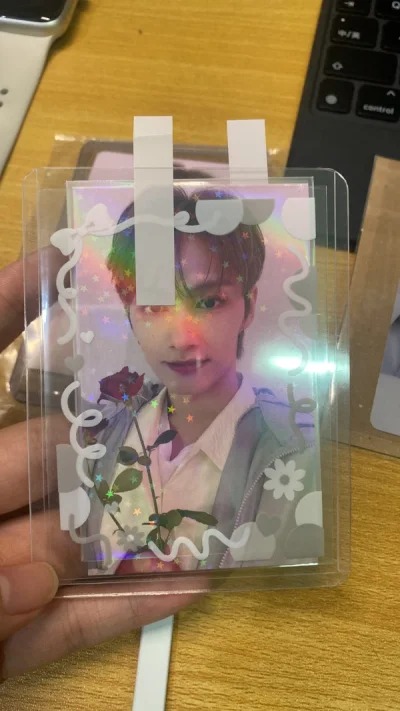 等了很久，终于拿到快递了，小卡包装的很好！我很喜欢！感谢远在日本的朋友，购物很愉快！下次还会再来找大家买小卡的！