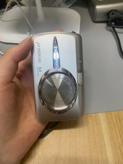 很好很喜欢很新和卖家描述的是一样的，很喜欢很好用，价格也是特别的划算比国内便宜多很多，东西也很好，发的船运物流也很不错