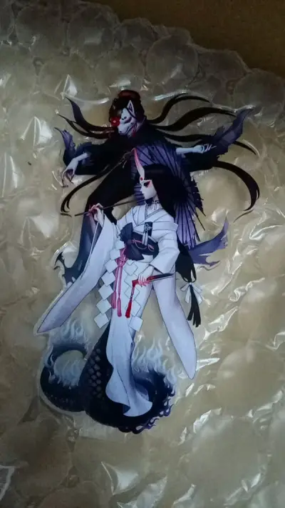 第一次切单，真的不错，物流运费都可接受，商家描述也十分详细与实物相符，包装也严实会有很多泡泡纸垫着。红蝶真的好看呜呜，我推天下第一，总体十分满意，还回来回购