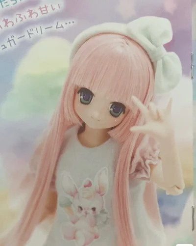 之前一直没有渠道在rakuma上面买，挖煤姬居然可以直接搜索想要的东西真好。买到了心仪的砂糖心音，头发完全没有黄华，真好。粉粉的特别可爱。