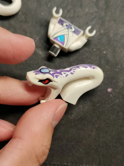 出自乐高幻影忍者系列70596独占款，成色真的很新，除了头有一点点瑕疵以外其他都真的很新，值得购买，大家都可以来看看挖煤姬