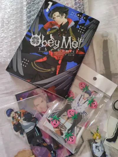 依然很顺利，樱花妹包装的不错，也没少东西，漫画书真的是好文明，早知道我应该多买几本，把美颜裁下来放亚克力板里面