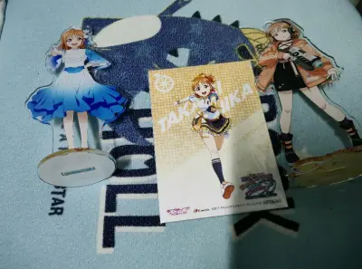 这次又用了竹蜻蜓，运了千的几个立牌跟纸片，物流很快，都是好价，立牌虽然有一些小伤，但总的来说还是很满意的一次购物＃千歌＃立牌＃纸片＃挖煤姬