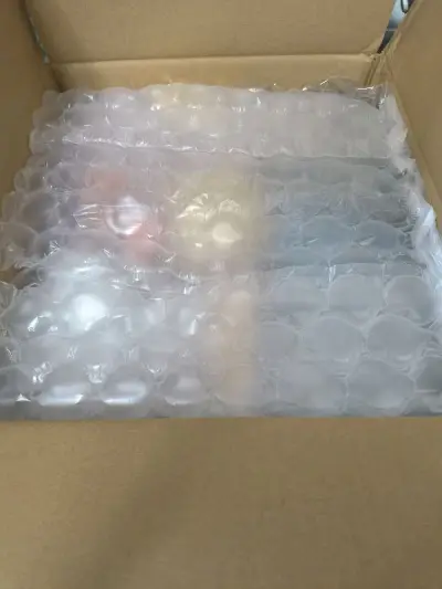 趁着前段时间的挖煤姬手续费活动下了几单，比较划算，史努比南瓜徽章很有趣，南瓜盖子稍微松了一点点，其他完美，包装都小巧可爱。