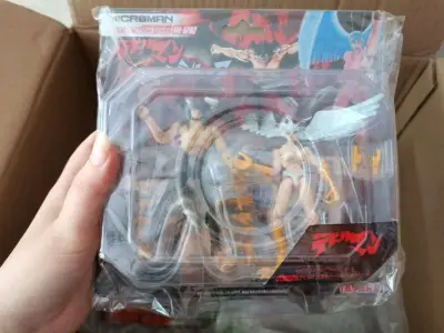 (ૢ˃ꌂ˂⁎)是恶魔人——
同批次送到的微星小人，我个人很喜欢人外设计是说，美貌又充满力量，而且还是可动，果然能动的才是我的最爱，前后批海运日子也只差了三五天，很快就到齐了，快乐。