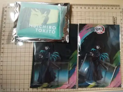 这个月的第二个直邮包裹，虽然收到时箱子受了挤压，好在挖煤姬包装非常靠谱，填充了佷厚实的纸，物品都完好无损。这次买的谷也非常满意，半夜切的立牌也能代购得很快，以后也会一直用挖煤姬