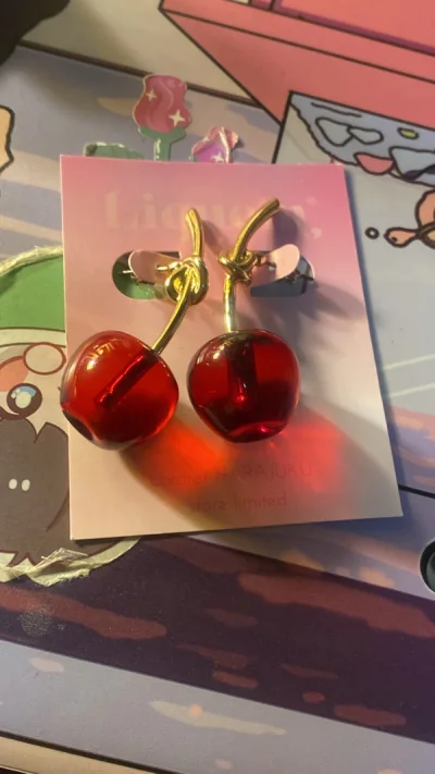 在挖煤姬刚刚开始的时候就使用了，那个时候还有一些功能上不完善的地方，于是搁置了一段时间，2023年重新拾起了挖煤姬，不得不说只有这里才能挖到划算的小东西，这次也是真的又挖到了很多好看的宝贝，在新开发的功能中真的好用了许多，像搜索功能的开启以及可以通过链接去查找别的买...