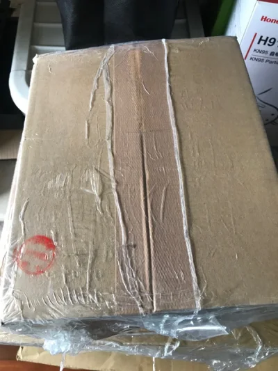       这次淘到的变形金刚玩具是BOTCON限定版的沙暴，来自真人电影第三部的角色重涂，这款配色非常好看，一直在国内市场和日淘市场蹲点，这次终于拿下了，而且挖煤姬正好有大额优惠券，减了不少，赞！

      挖煤姬切煤速度很快，基本是秒切，非常赞！物流选了EP...