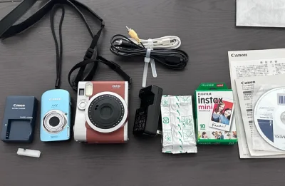 相机都超级新！！
这次发的是ems 一周就到啦 ixus110这个冰蓝色真的是绝美了 拍出来丝毫不输130 mini90也是蹲了好久终于买到啦 和新的一样！！