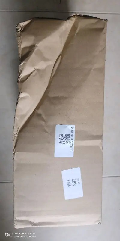 很有意义的一单，以前都不能购买书本，以至于错过了很多很好的攻略，这些日版攻略虽然国内有，但是成色就一般般，价格贵，配件不随意挖煤姬能够购买攻略书，是一次很大的进步，这次淘到2本攻略，三个psp游戏，游戏成色也很好，值得推荐，这次由于物品少，所以气泡袋撑不起整个箱子，...