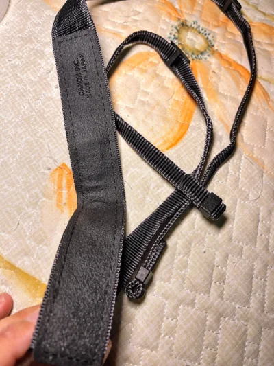 好商品在拍卖场的最后十分钟竞价会很激烈，综合两次的购物体验，感觉日本中古店的老板在描述商品品相的时候会介绍的非常详尽属实，不会过度美化商品，甚至还会把缺点一一指出。收到货真的是很惊喜了，和全新未使用的一样，说明书没拆封，里面说明书的颜色都没有变化，说明保存的很好了。...