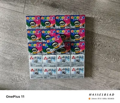 买了整整二十一盒盘片…就现在来讲还是很珍贵的…何况还是全新的…相当不容易哈…这东西越来越少了…要收集起来也是越来越难了…点赞吧…