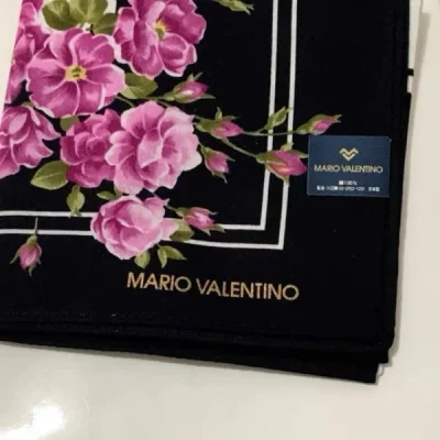 方巾超级值！真的狂喜，也没有被税被申报，速度也很快，两个包裹同时收到的！还得是ems ！希望以后每一次都可以顺顺利利接到包裹，顺顺利利通过海关，挖到更好的小登西～