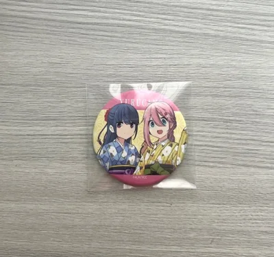 这箱也顺利到啦 包装依旧特别好 我也不懂为什么要切铁盒 还切了四个… 我的国际运费… 买了一些摇曳露营还有轻音少女！
“只是觉得女孩子之间真是好啊” 真的好喜欢女孩子  下面两箱也在路上了 我在浙江竹蜻蜓到货真的很快 会继续使用的