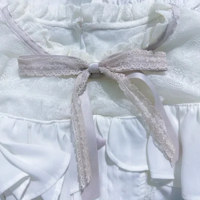 第二次在挖煤姬上购入衣服了，入坑比较晚好多喜欢的衣服的款式都绝版了，挖煤姬的代购速度比以前快好多，半夜也能直接下单代购让我觉得很惊喜，包装很完整，箱子都没有任何损伤~