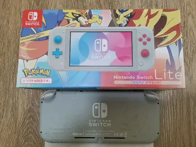        第一次使用挖煤姬挖煤，淘了一台心心念念的、很稀少的、全新的Switch Lite剑盾限定版。拿到手看到上面有灰尘，感觉像是二手，但是后续经过自己反复确认，没有划痕，充电器也非常新，确实应该是全新的，但就算是二手，这成色也非常非常新?
       这次...