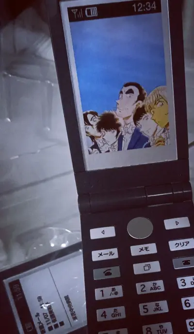 开开心心签收了马自达的手机 虽然是一部暗含刀子道具 里面的语音也完全听不懂 但果然还是想拥有：最重要的是有意气风发的他们 甚至还可能是为数不多的警校组周边啦！
顺利拥有常服款警校组努努 主要是为了松萩景QwQ  零班长随意（零&amp;班长：喂喂喂？！！）