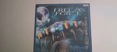 非常满意的一次煤炉购物，入手了WCF的弗利萨飞船特别色版本。盒子八角尖尖，本体涂装精良，细节到位，搭配景品很和谐