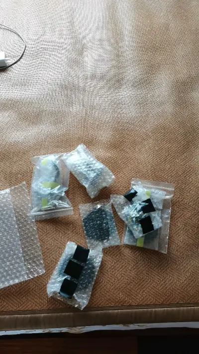 虽然是很小很小的东西，但是包的还是一如既往的非常棒，非常的用心，运输速度也很快，和之前几次购物一样，没任何问题，图片和实物一致