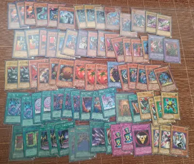 东西收到很不错，希望还有这样的卡堆出售，东里面有很多看起来不错的卡片，我会很好的收藏起来的.../.