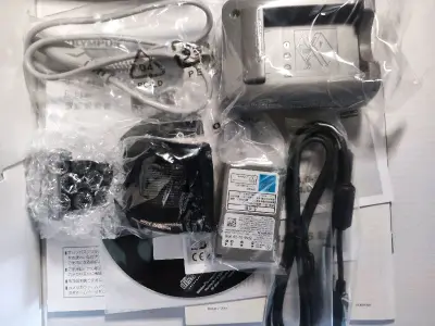 我又看到了喜欢的商品果断下单。物流超级快很快就到了国内，到货也超级超级新包裹也保护的很好。没有明显的损坏物品都在里面。很不错