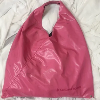 这次在挖煤姬掏了一个mm6的包，特别划算，物流算快的一个星期ems，但是跟以前比慢了一两天，可能货多。不过总体还是非常棒的，有很多泡泡纸包着不怕东西会烂，如果是易碎品建议再加一层泡泡纸包裹