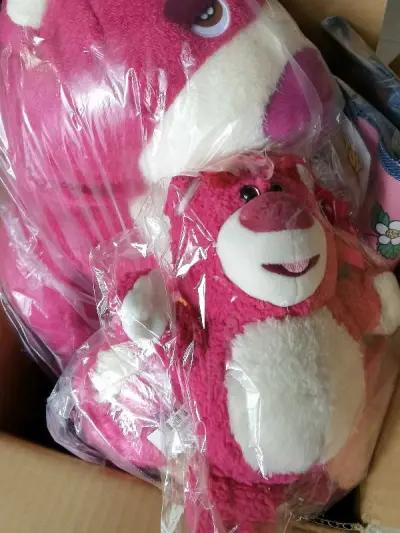 已经很多单了，海淘玩偶竹蜻蜓非常划算，邮寄不用担心下雨问题，都是有塑料袋包着的。每单海淘都很完美!开心